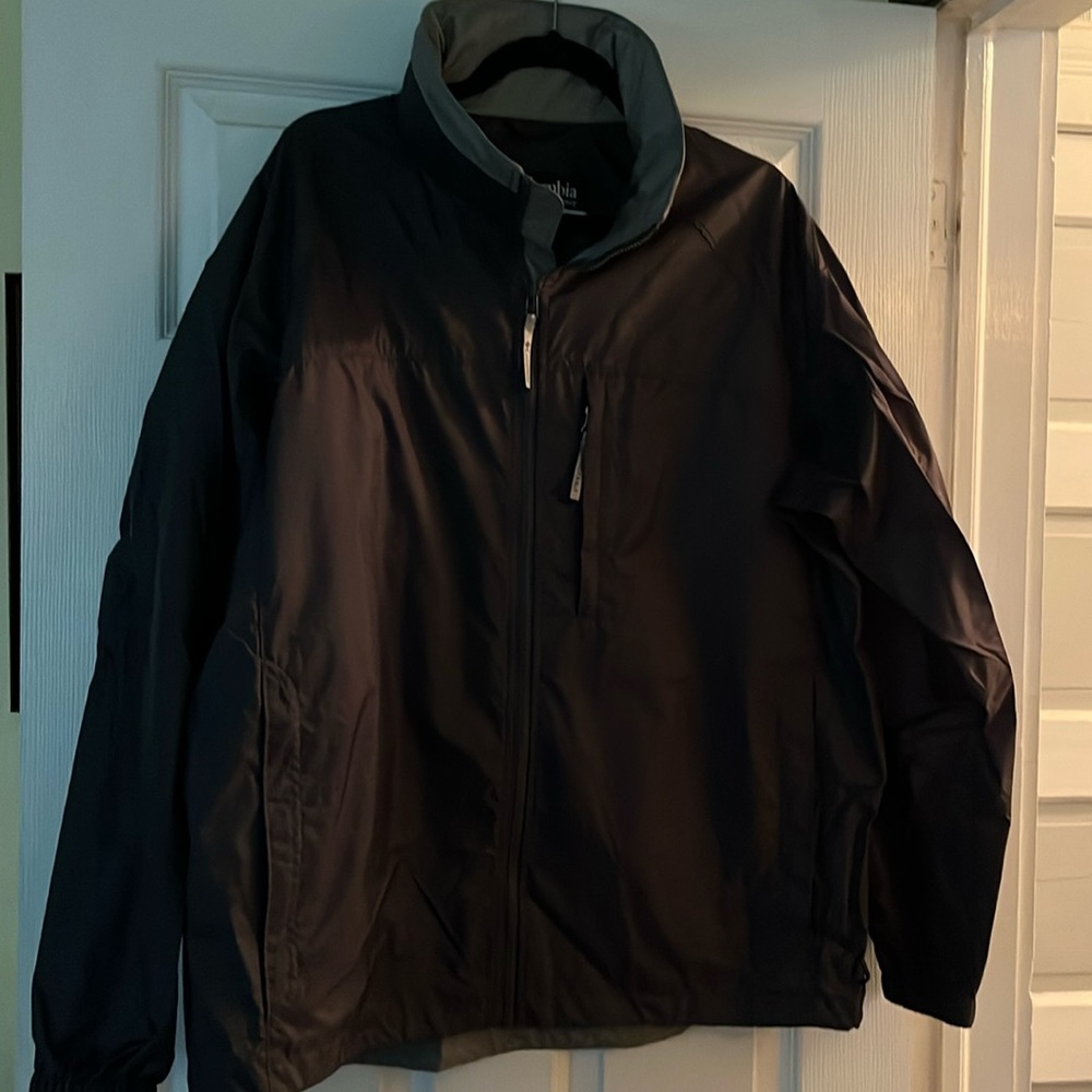 Columbia men’s dark grey windbreaker/ raincoat size L
